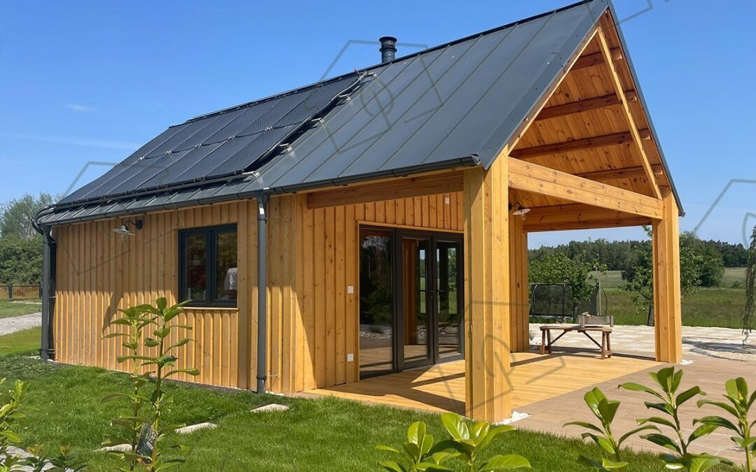 petite maison bois autonome en électricité et eau