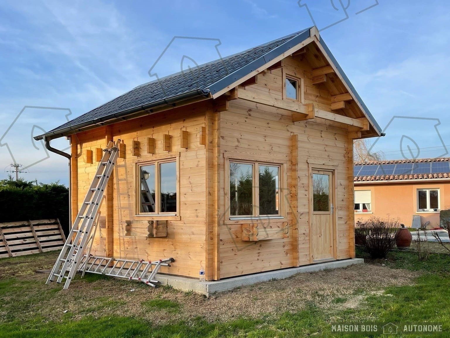 fabricant de petit chalet bois sans permis et autonome en électricité et eau